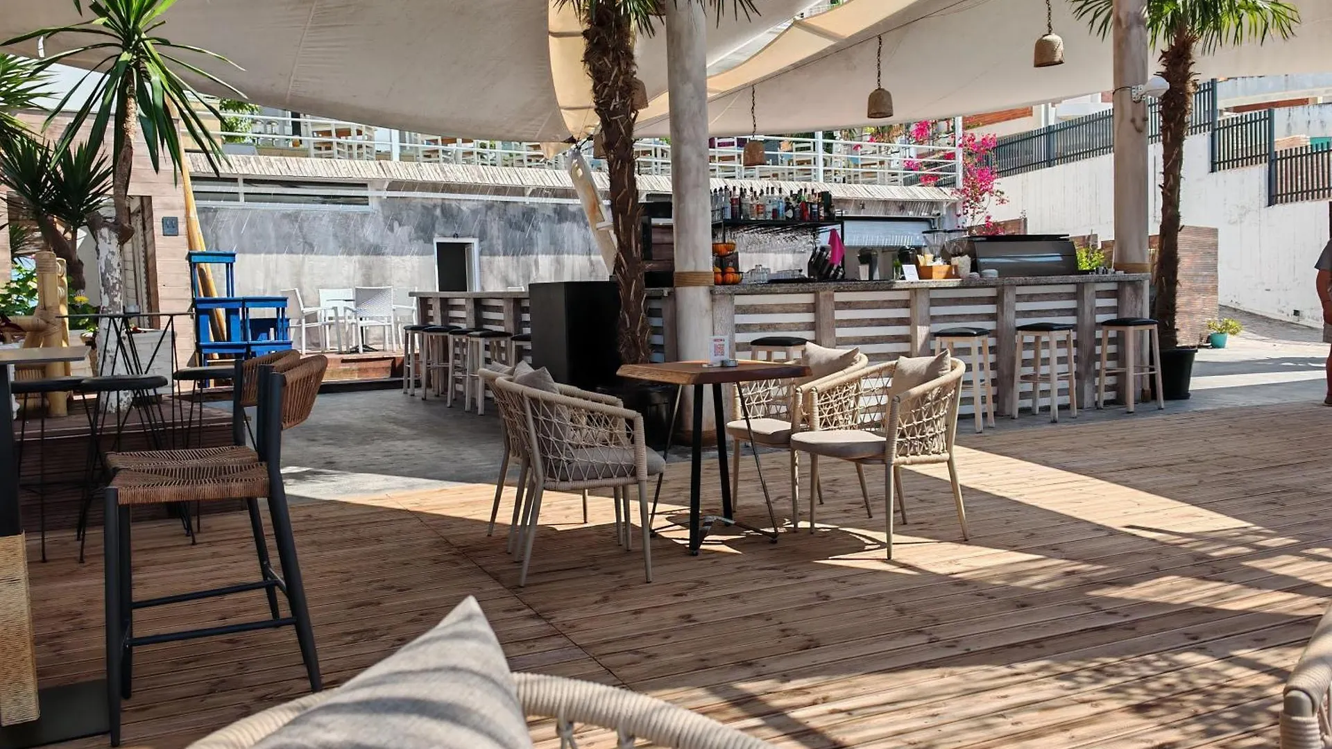 Aria Seaview Apartments contacts